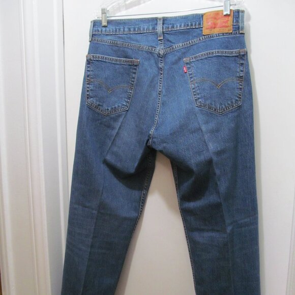 Levi's 505 Men's Jeans 34x30.5 Medium Wash Amazing Cond ~ Dry Cleaned & Pressed! - Picture 3 of 16
